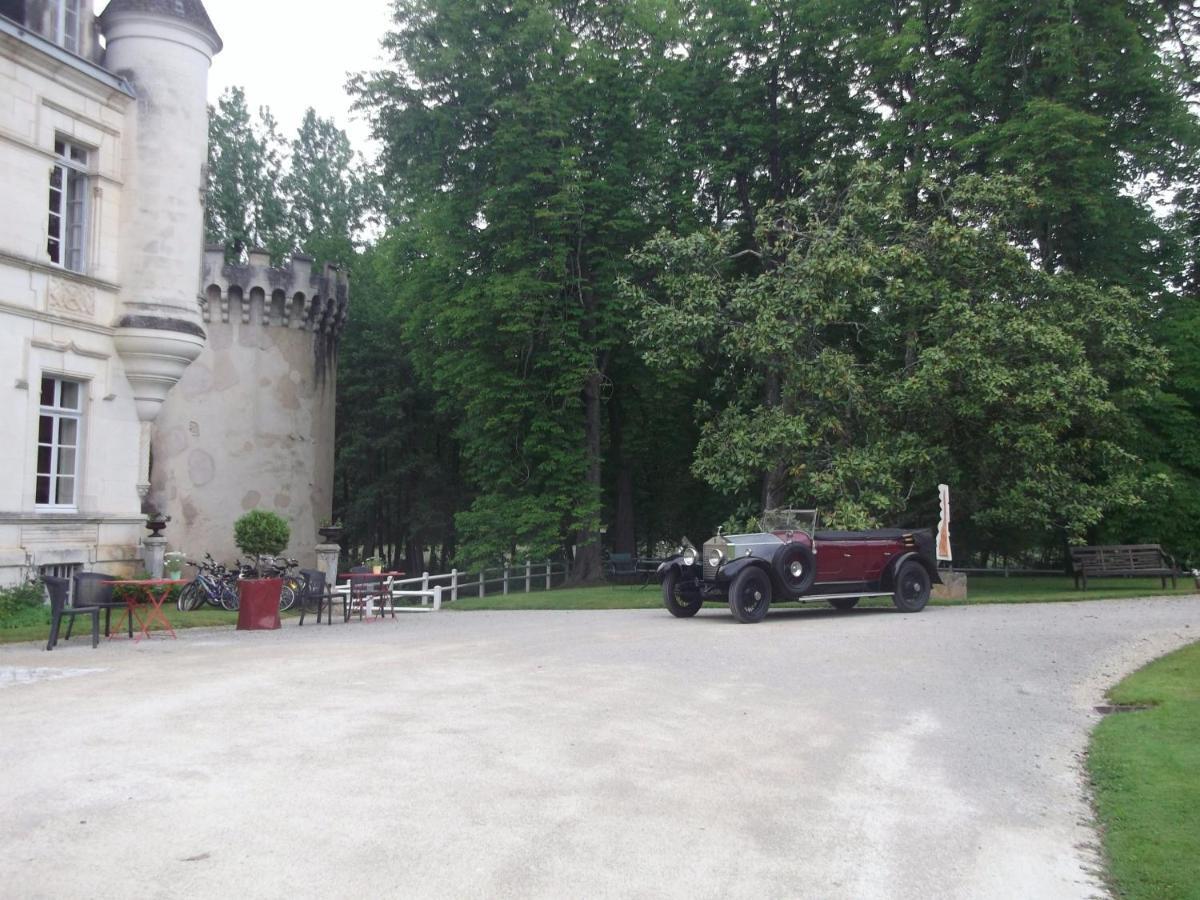 Chateau-Hotel De Nieuil Exterior foto